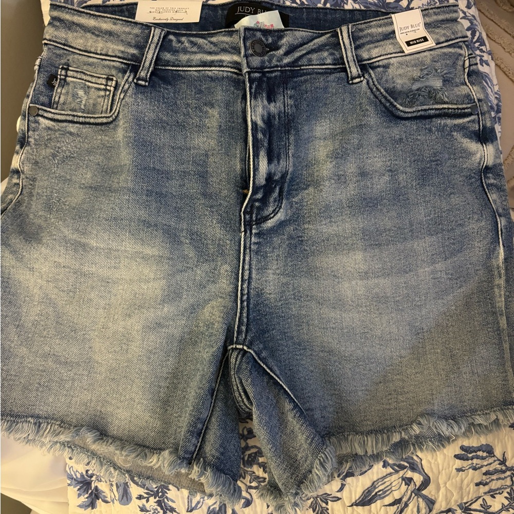 Judy Blue Mid Rise distressed shorts